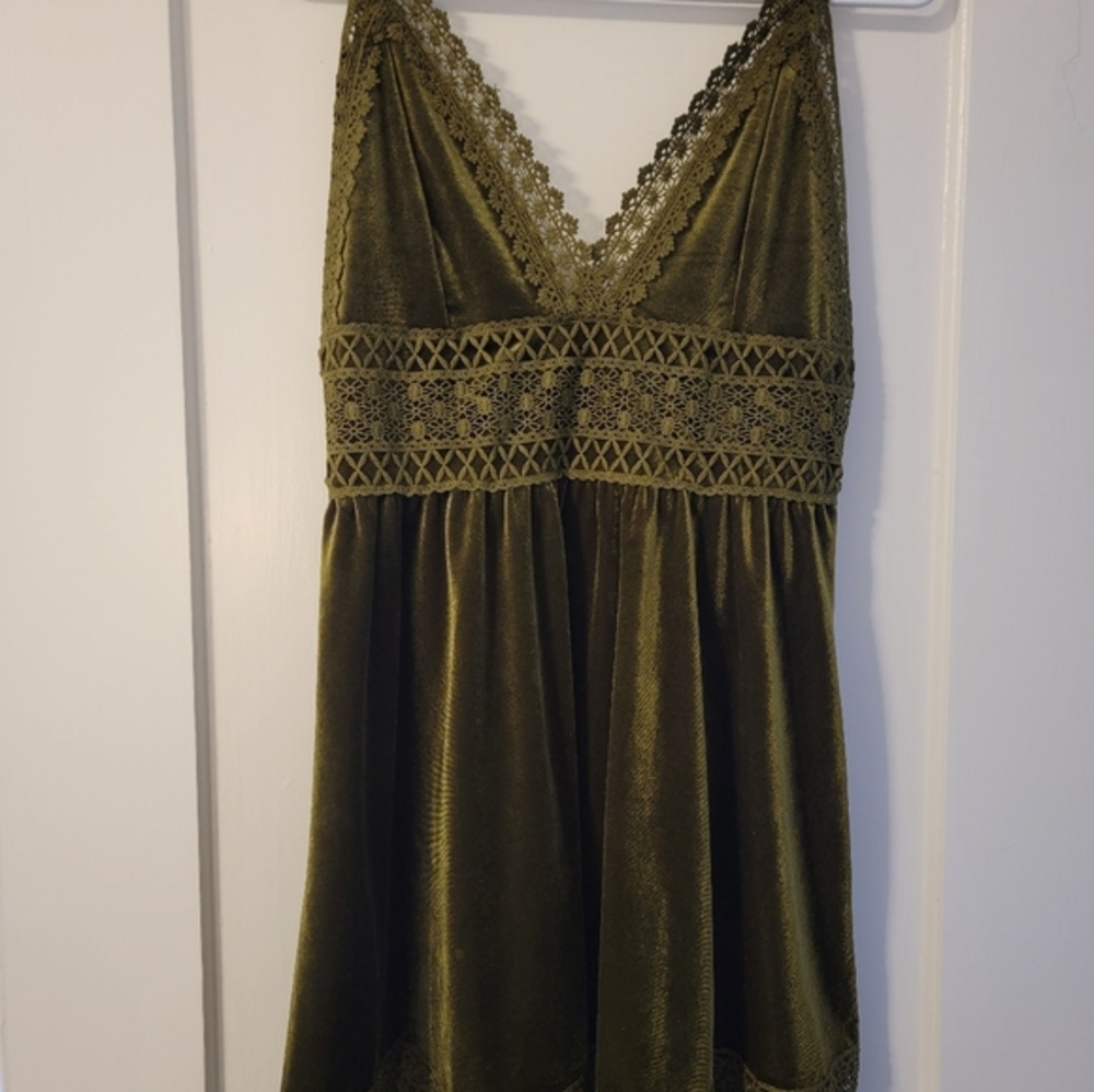Olive Green velvet & lace dress. Purchased from Cider. NWT. Size M